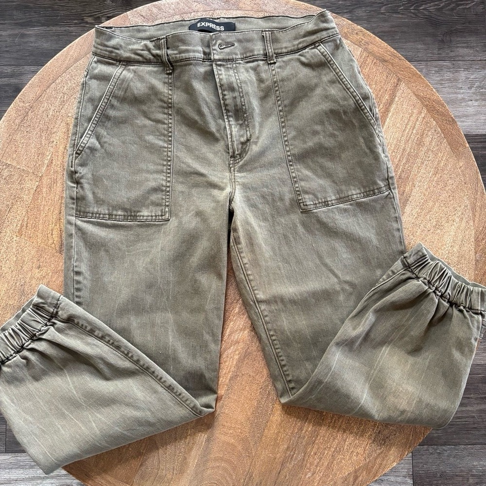 Express Women's cargo joggers size‎ 10